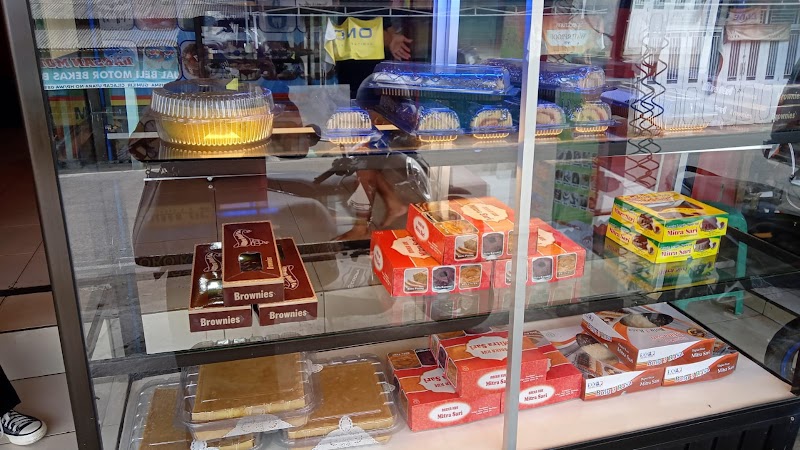 Rahayu's Sweet Journey: Greeting Cilacap with Warm and Delicious Cakes